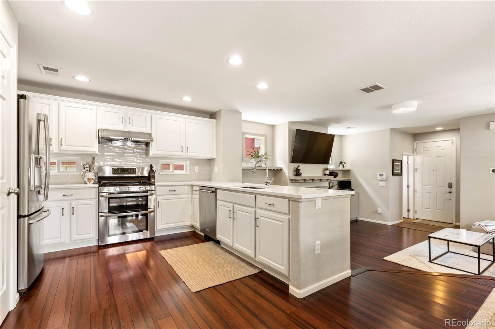 MLS Image #14 for 9158 e 23rd avenue,denver, Colorado