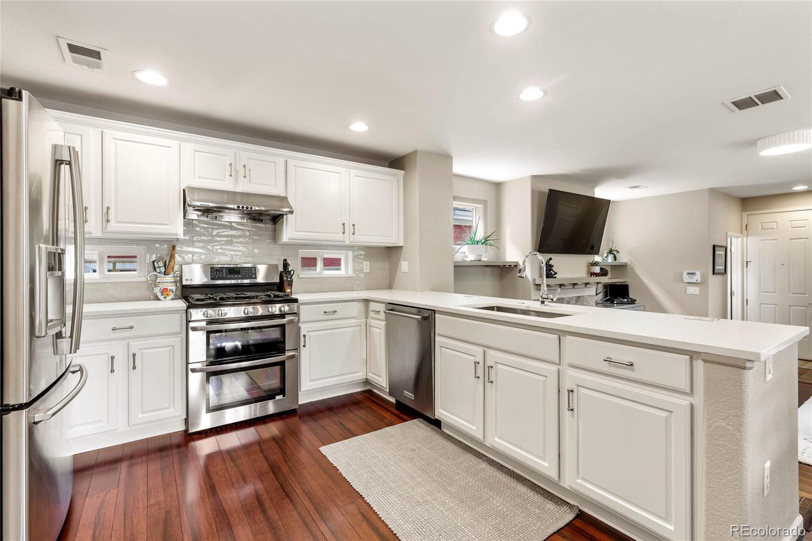 MLS Image #16 for 9158 e 23rd avenue,denver, Colorado