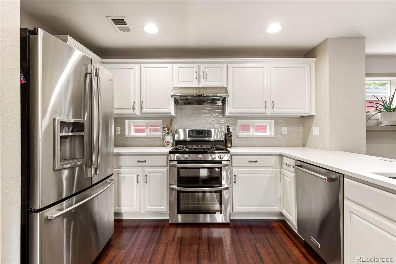 MLS Image #18 for 9158 e 23rd avenue,denver, Colorado