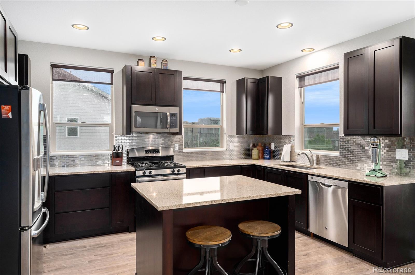 MLS Image #4 for 9097 e 50th avenue,denver, Colorado