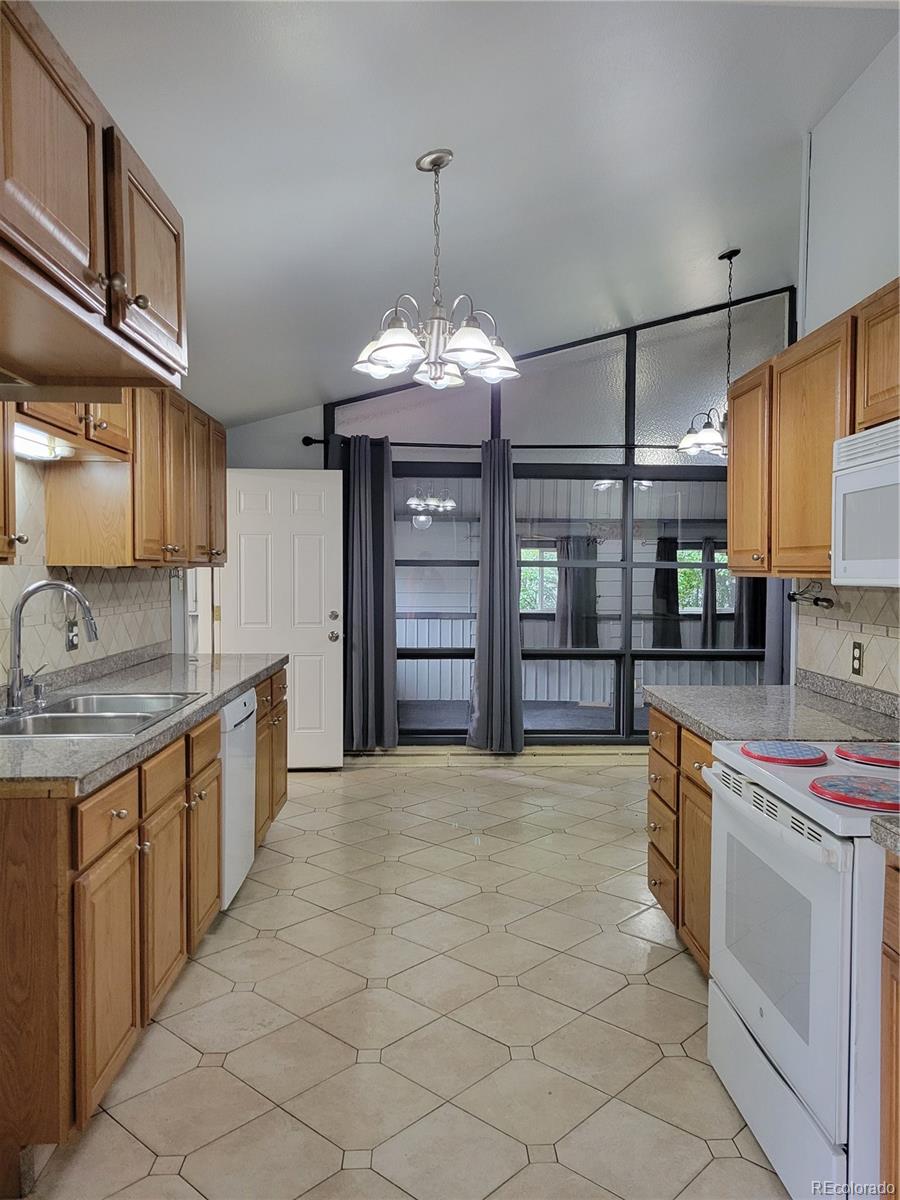 MLS Image #3 for 8025  sunset drive,lakewood, Colorado
