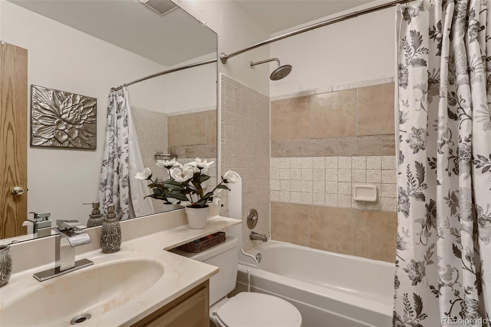 MLS Image #6 for 1324 s idalia street,aurora, Colorado