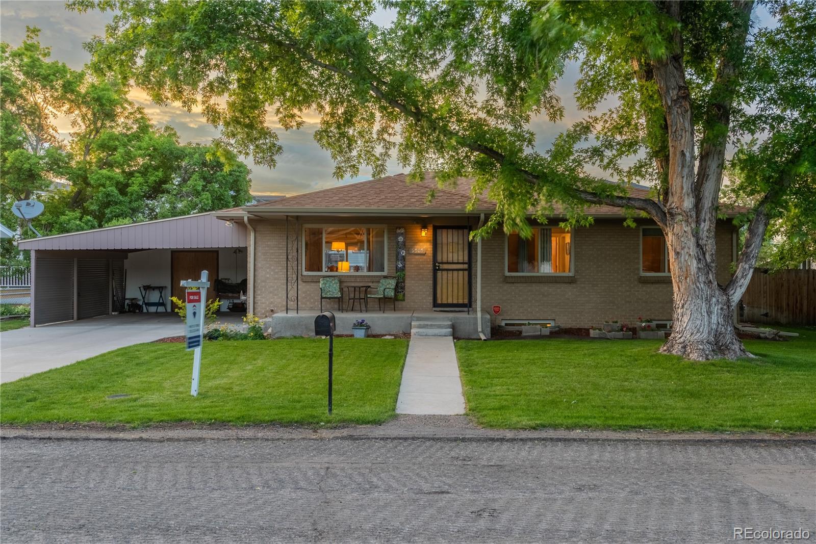 CMA Image for 9505 W 12th Place,Lakewood, Colorado