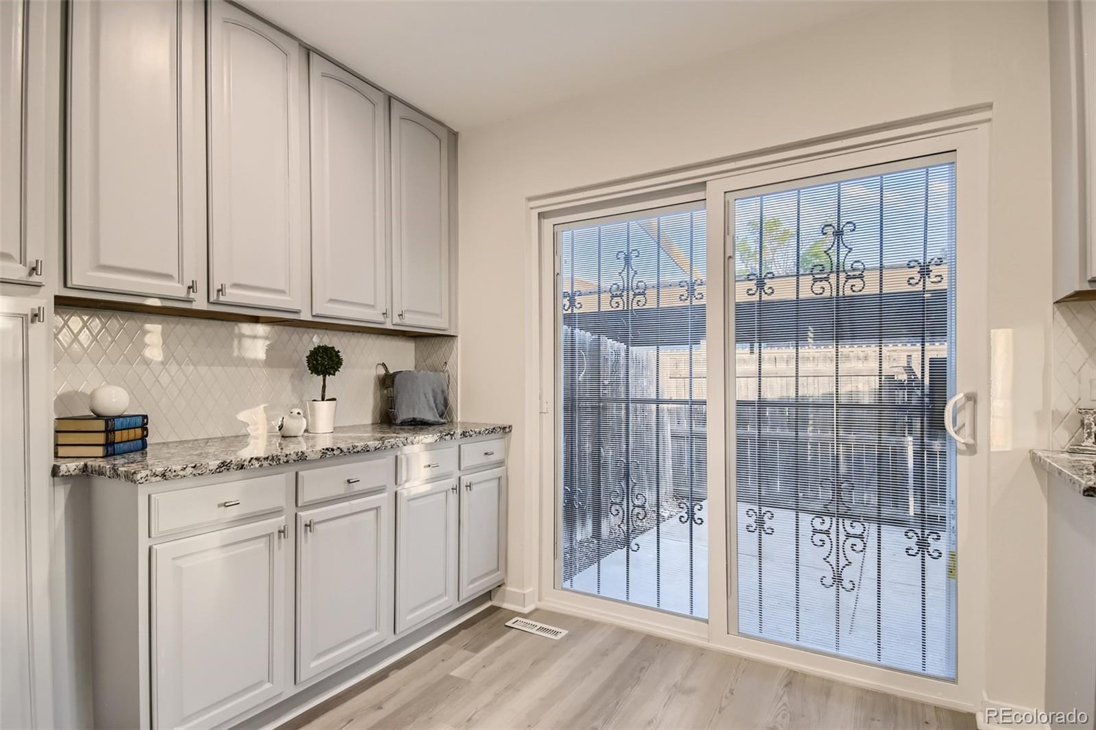 MLS Image #10 for 1255 s monaco parkway,denver, Colorado