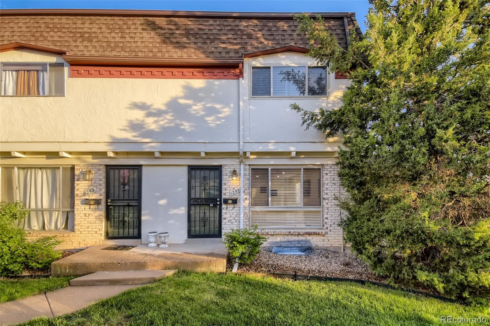 MLS Image #3 for 1255 s monaco parkway,denver, Colorado