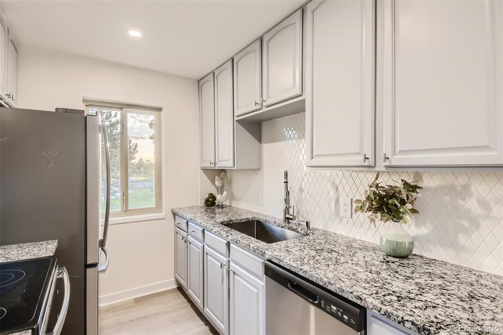 MLS Image #9 for 1255 s monaco parkway,denver, Colorado