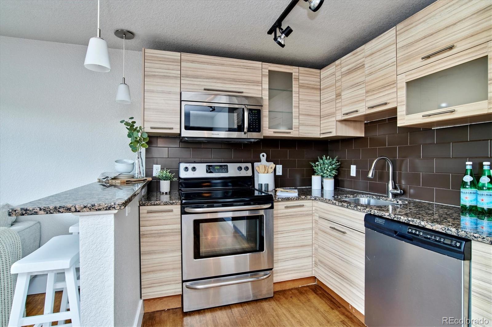 MLS Image #5 for 120 s pennsylvania street,denver, Colorado