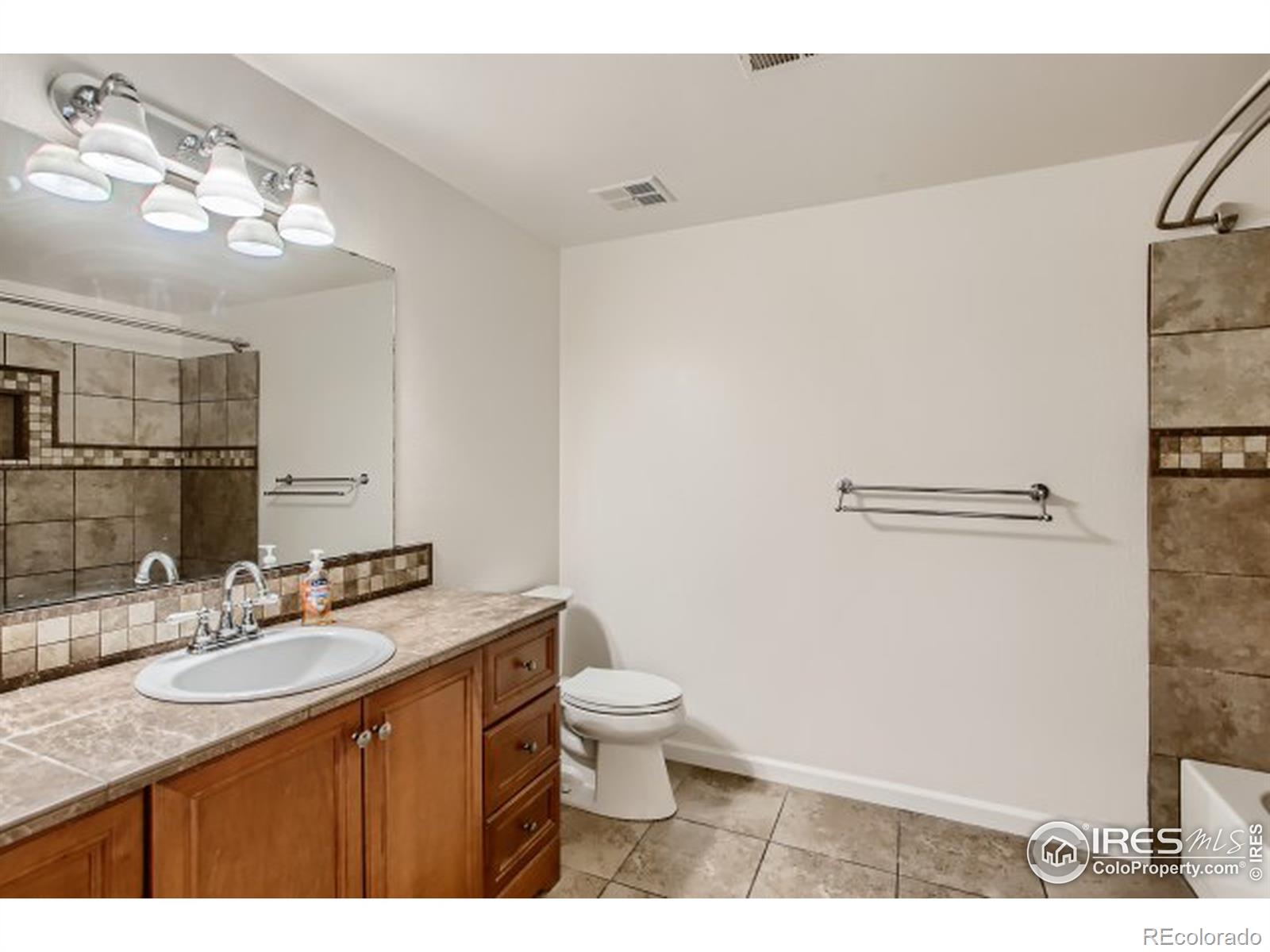 MLS Image #10 for 1239  meadow street,longmont, Colorado