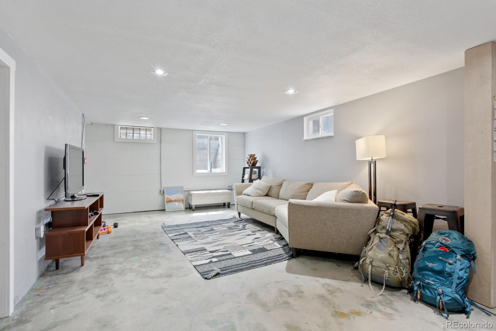 MLS Image #14 for 4820 s lincoln street,englewood, Colorado