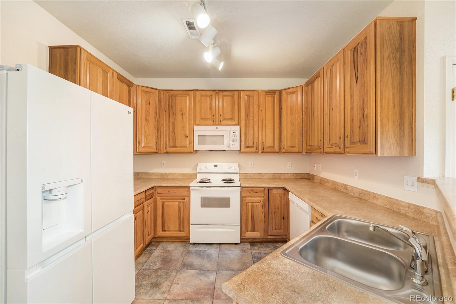 MLS Image #11 for 12704  jasmine street,thornton, Colorado