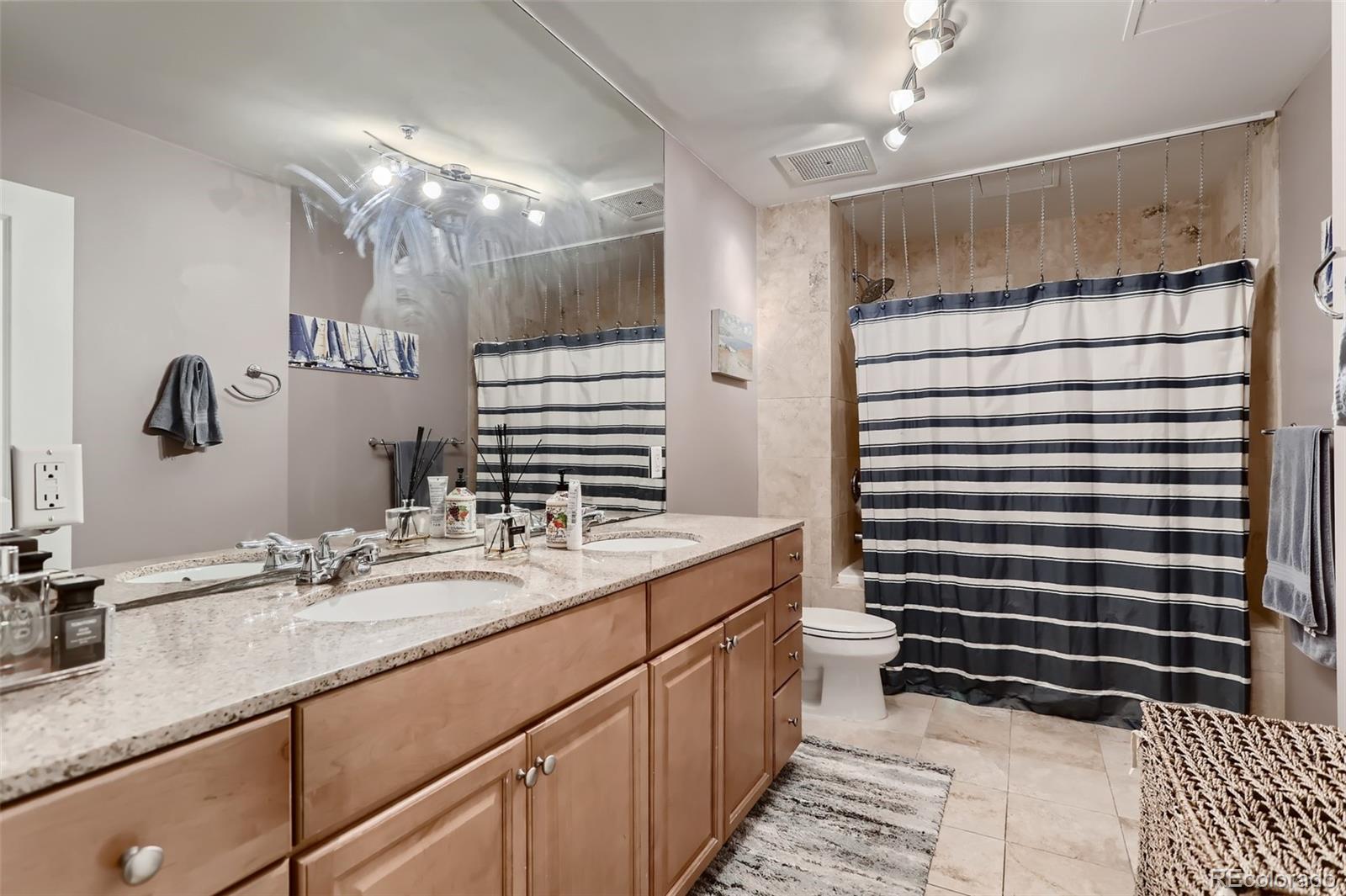 MLS Image #15 for 975 n lincoln street,denver, Colorado