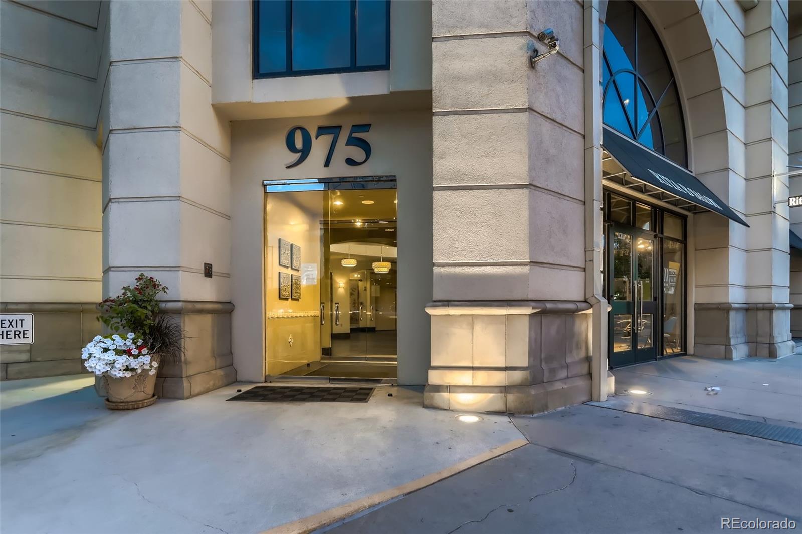 MLS Image #2 for 975 n lincoln street,denver, Colorado