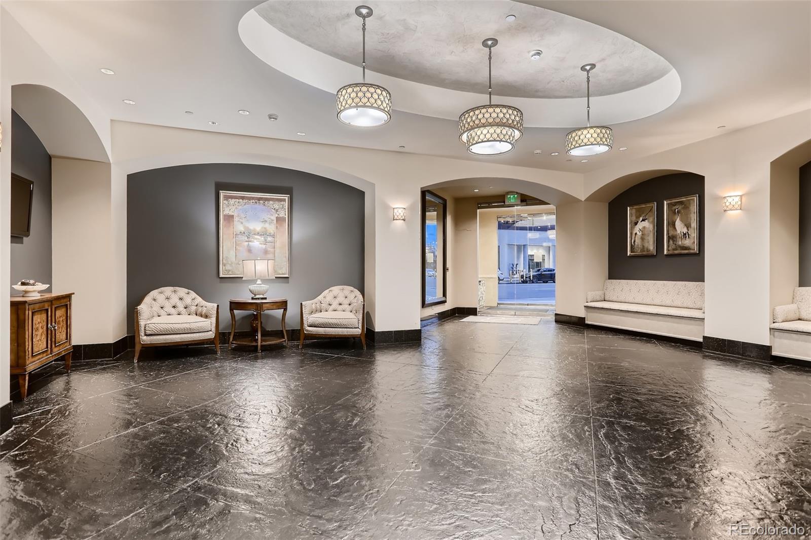 MLS Image #3 for 975 n lincoln street,denver, Colorado