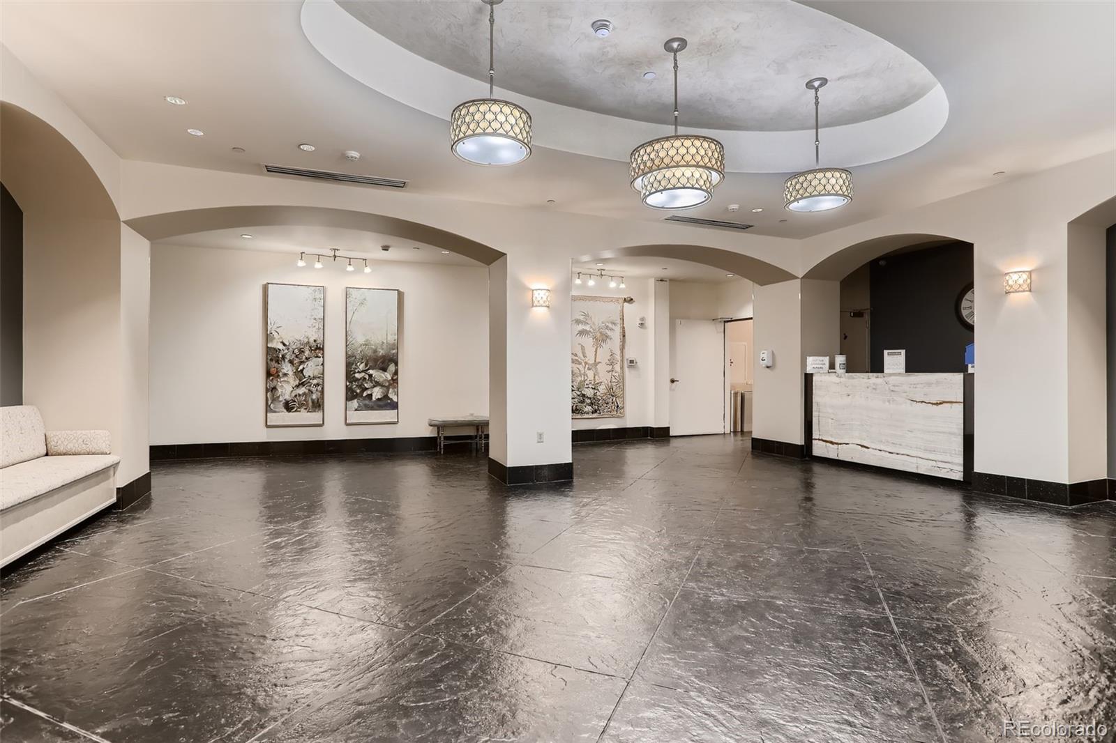 MLS Image #4 for 975 n lincoln street,denver, Colorado