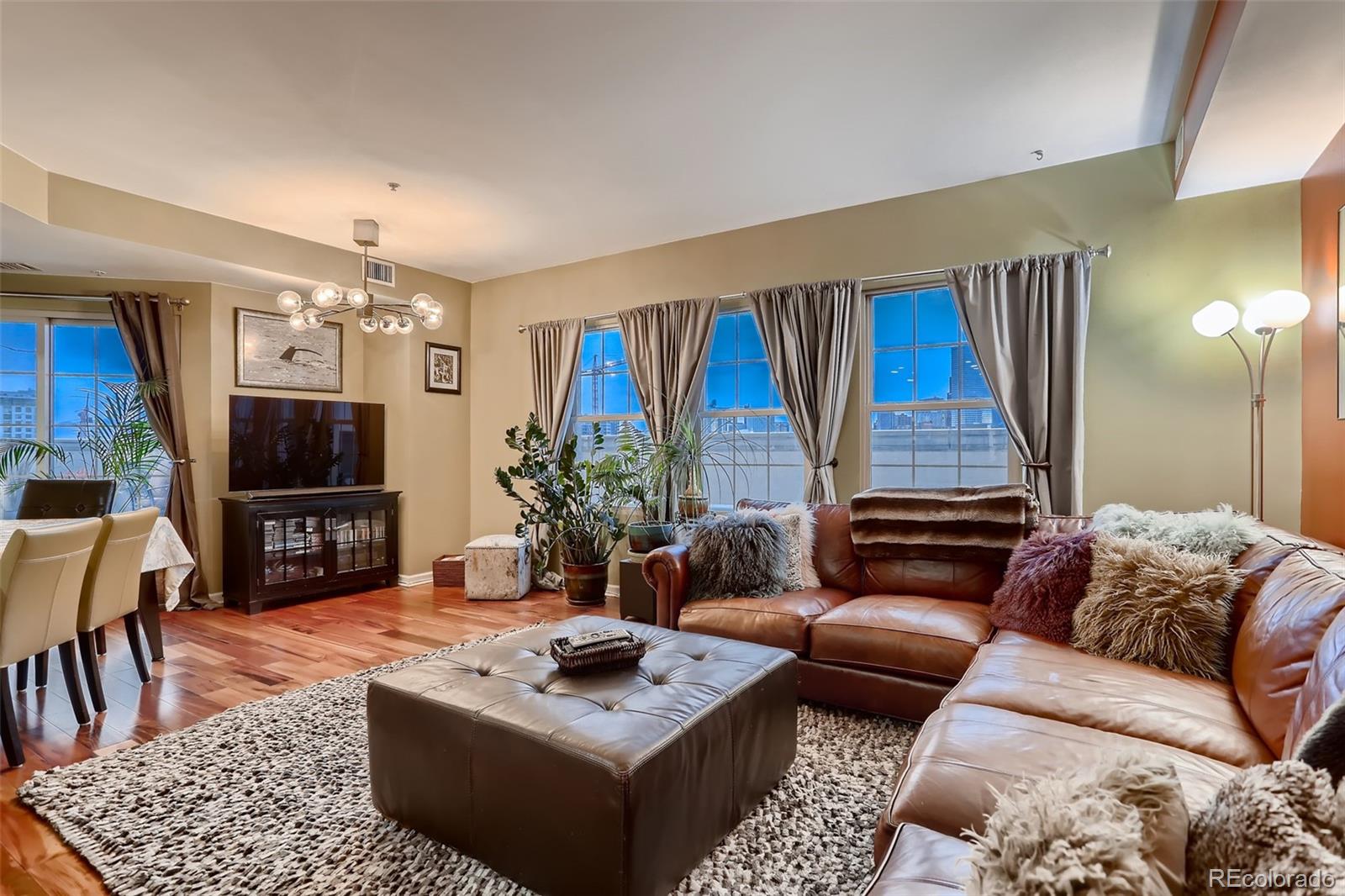 MLS Image #6 for 975 n lincoln street,denver, Colorado