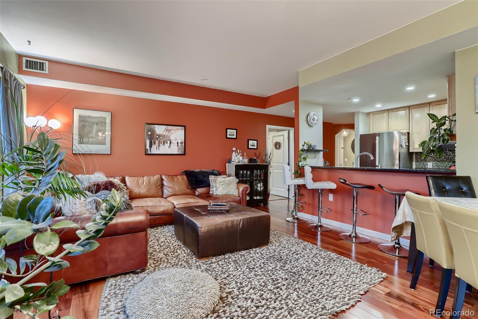 MLS Image #7 for 975 n lincoln street,denver, Colorado