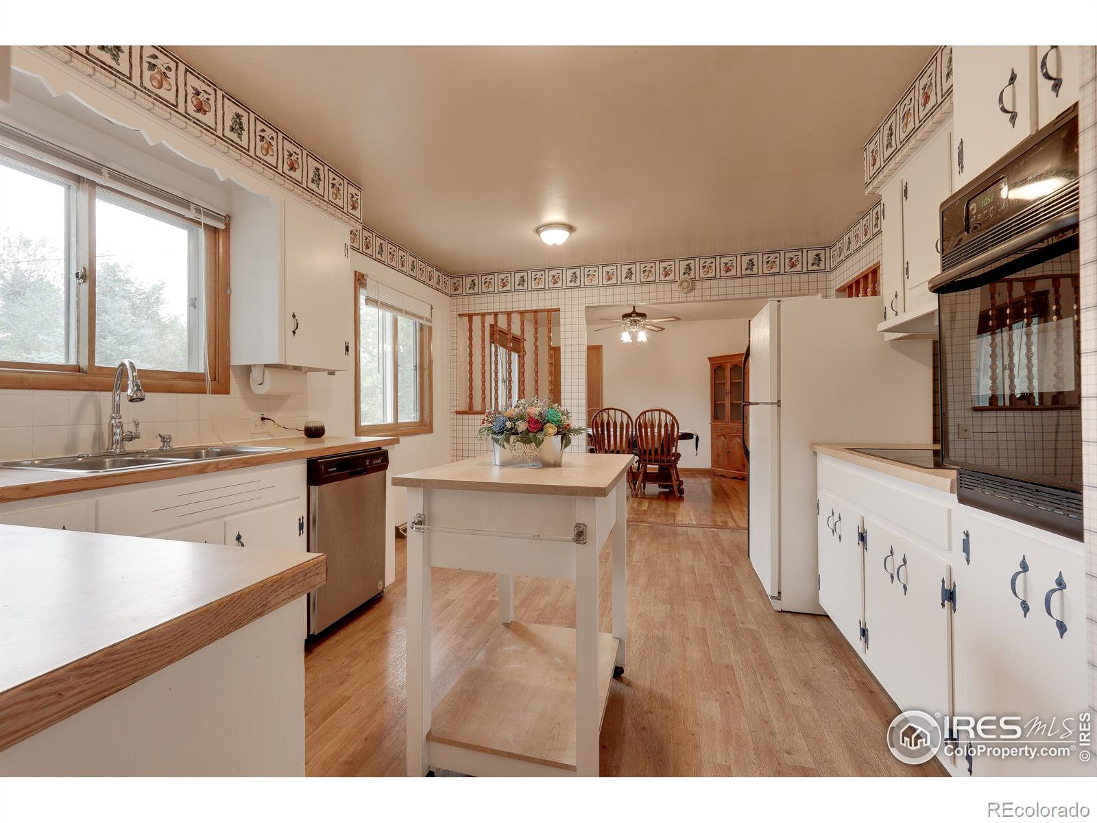 MLS Image #2 for 2524  spruce drive,loveland, Colorado