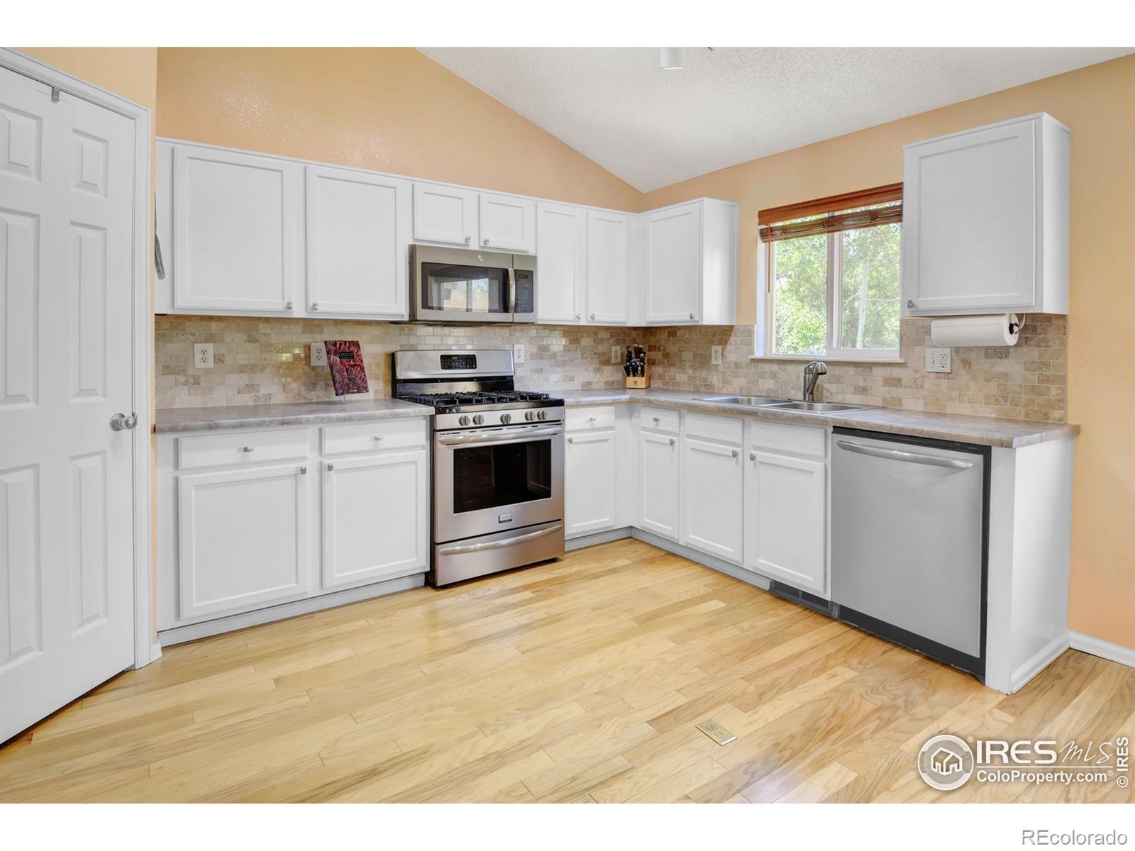 MLS Image #7 for 1625  deerwood drive,longmont, Colorado