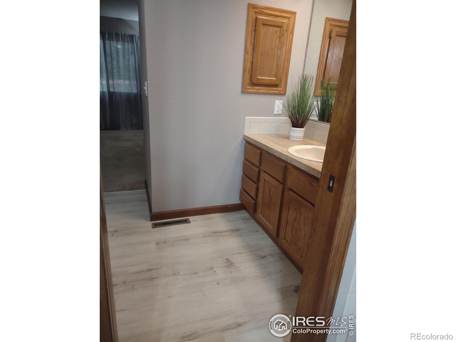 MLS Image #19 for 1001  43rd avenue,greeley, Colorado