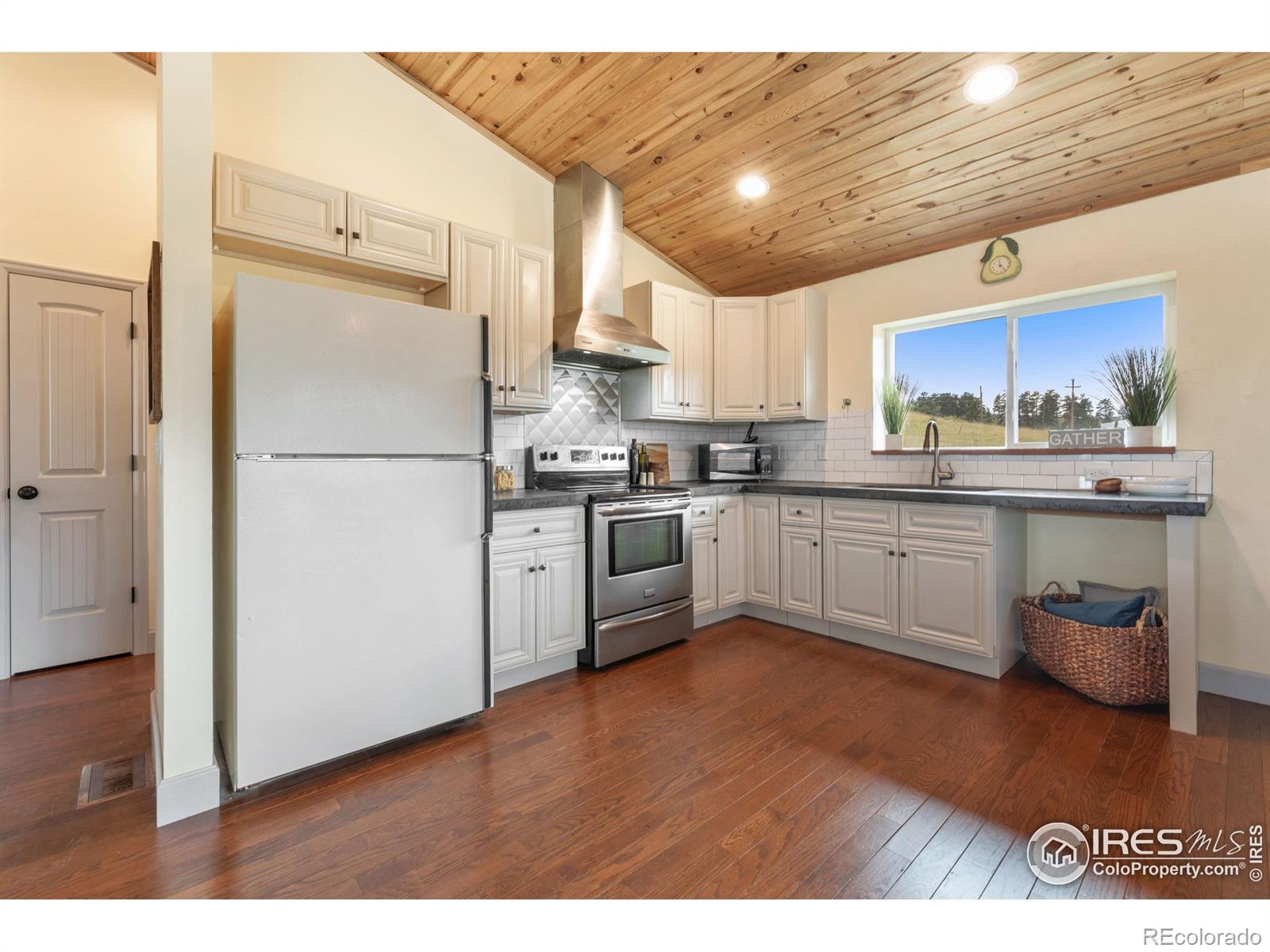 MLS Image #10 for 1955  palisade mountain drive,drake, Colorado