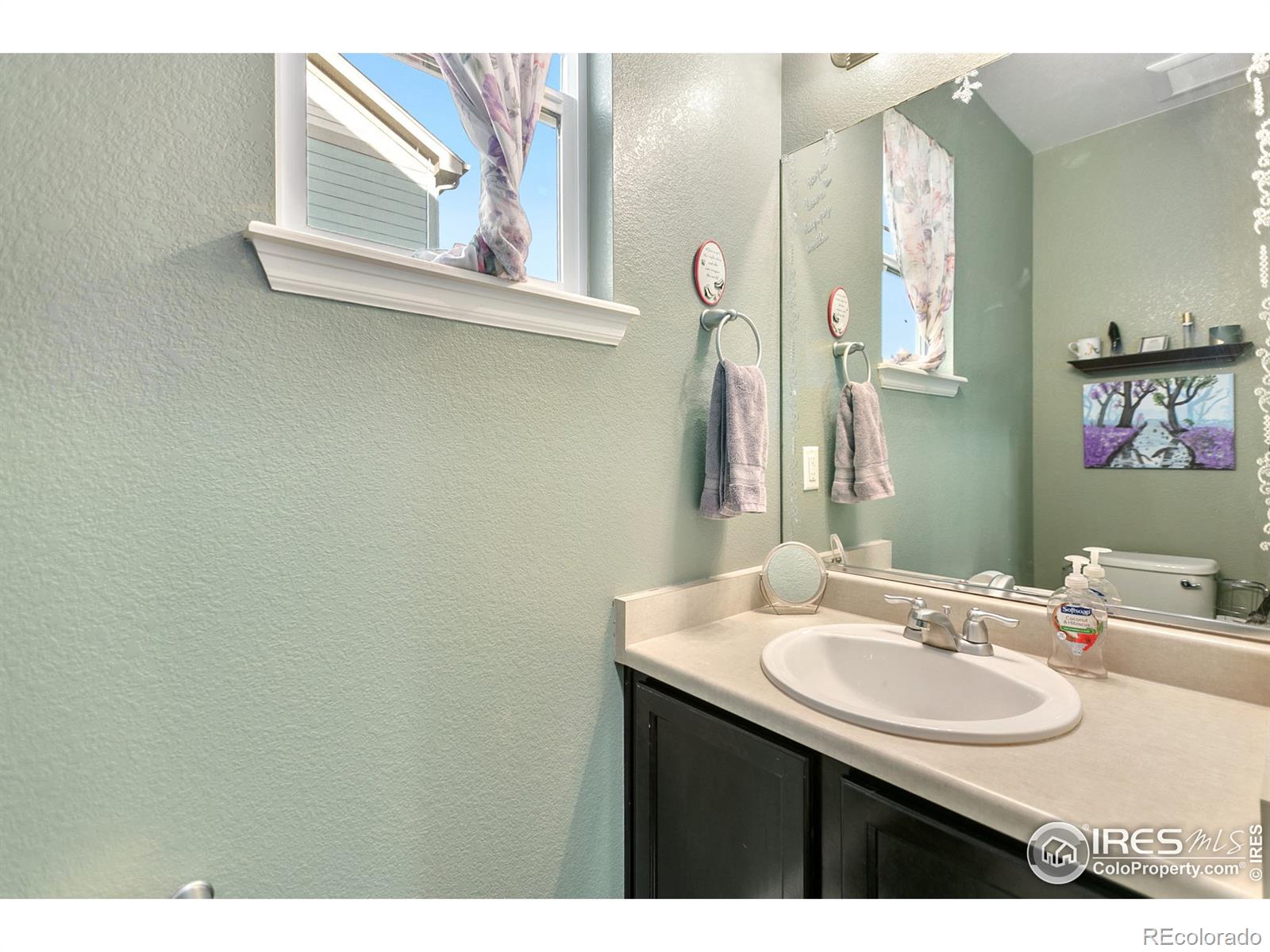 MLS Image #13 for 25442 e 2nd place,aurora, Colorado