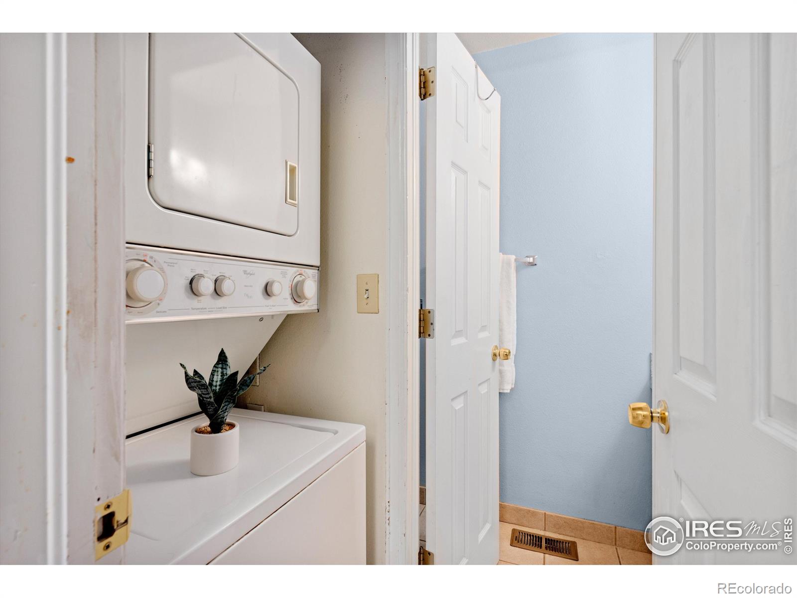 MLS Image #16 for 1301  baker street,longmont, Colorado