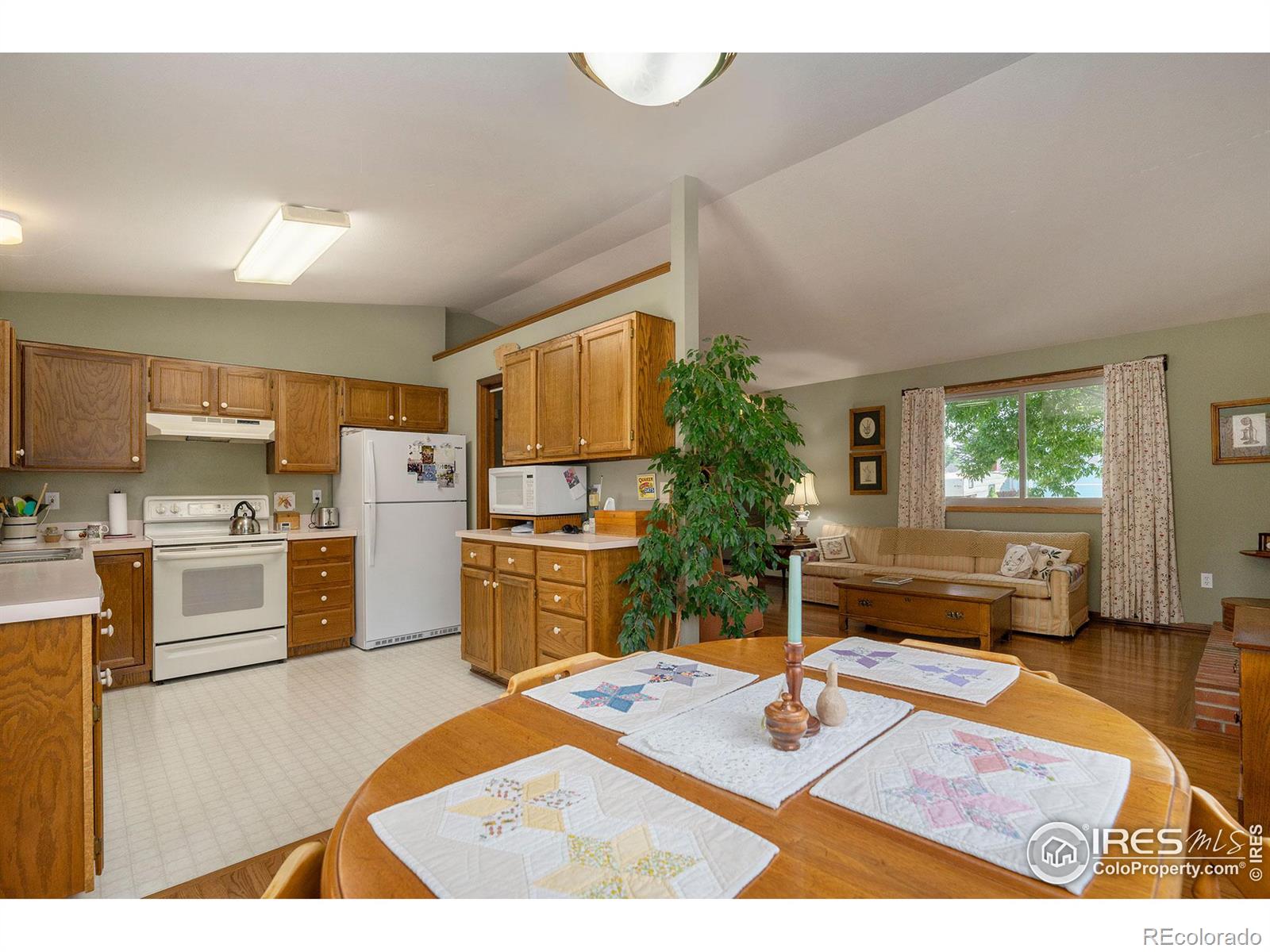 MLS Image #11 for 537  redwood circle,berthoud, Colorado