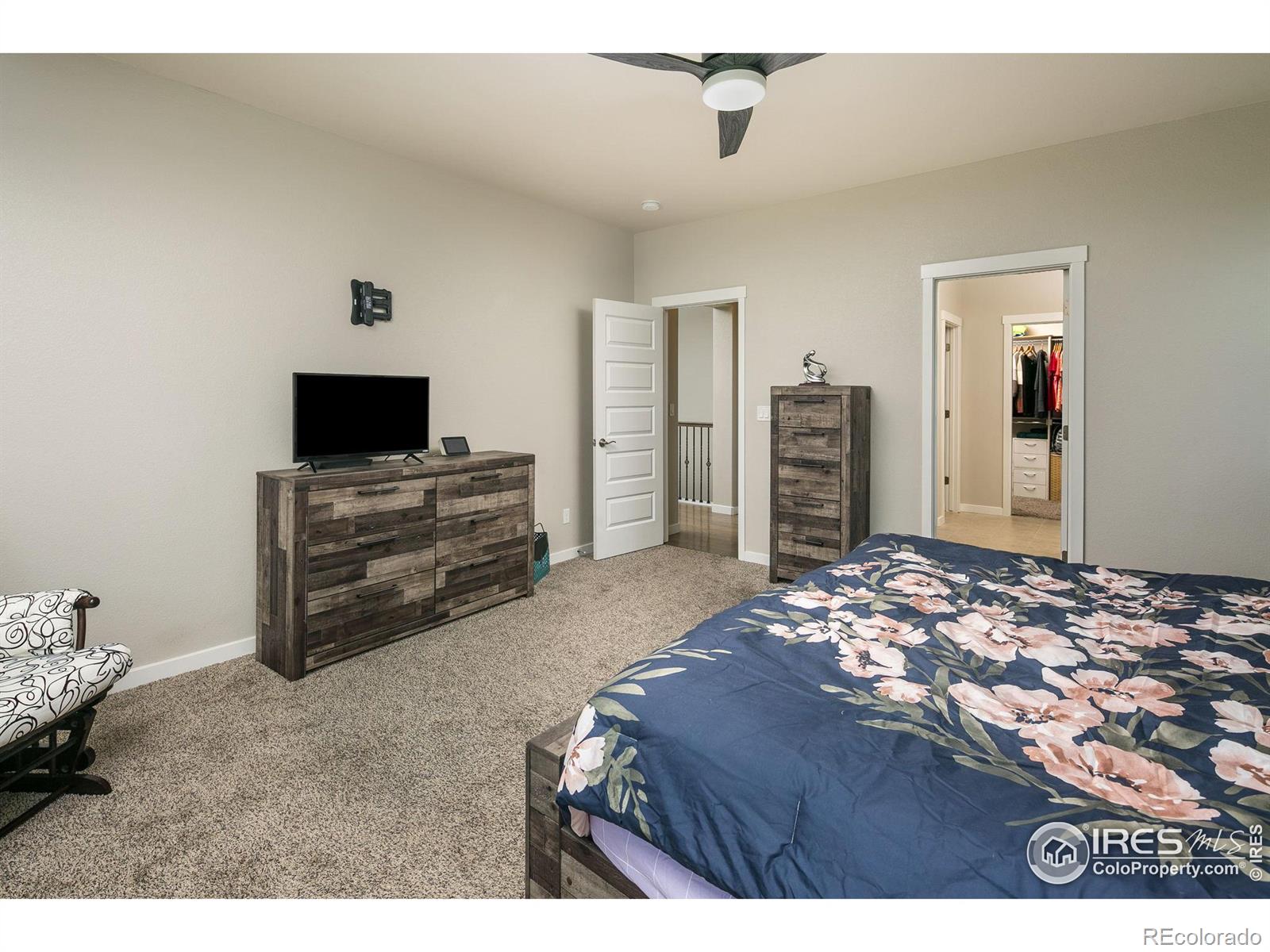 MLS Image #14 for 908  barn yard drive,windsor, Colorado