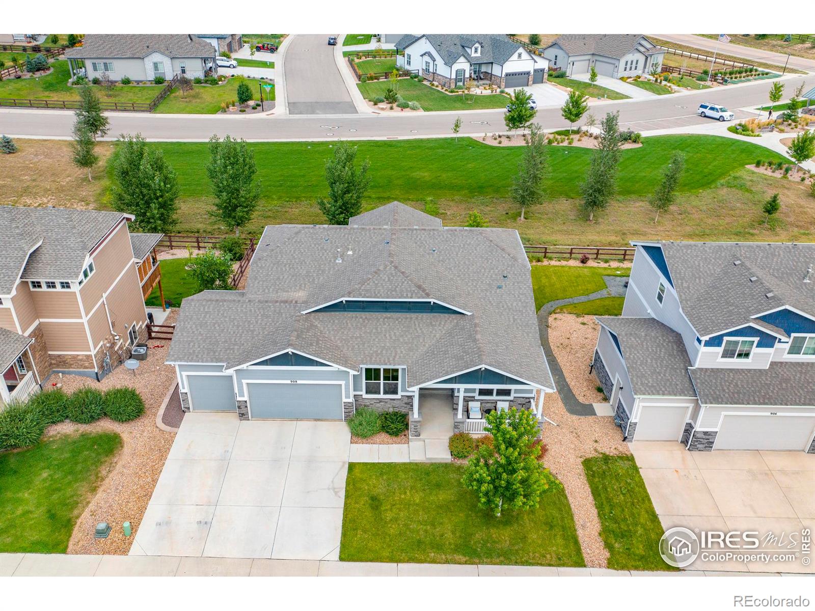 MLS Image #3 for 908  barn yard drive,windsor, Colorado