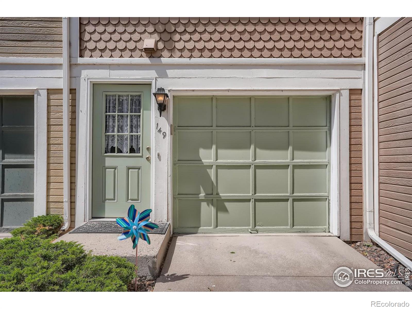 MLS Image #2 for 1699 s trenton street,denver, Colorado