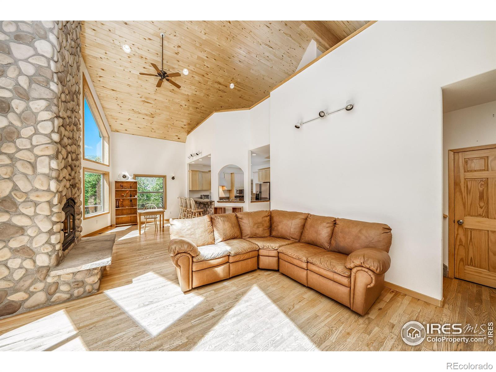 MLS Image #5 for 461  pine acres way,bellvue, Colorado