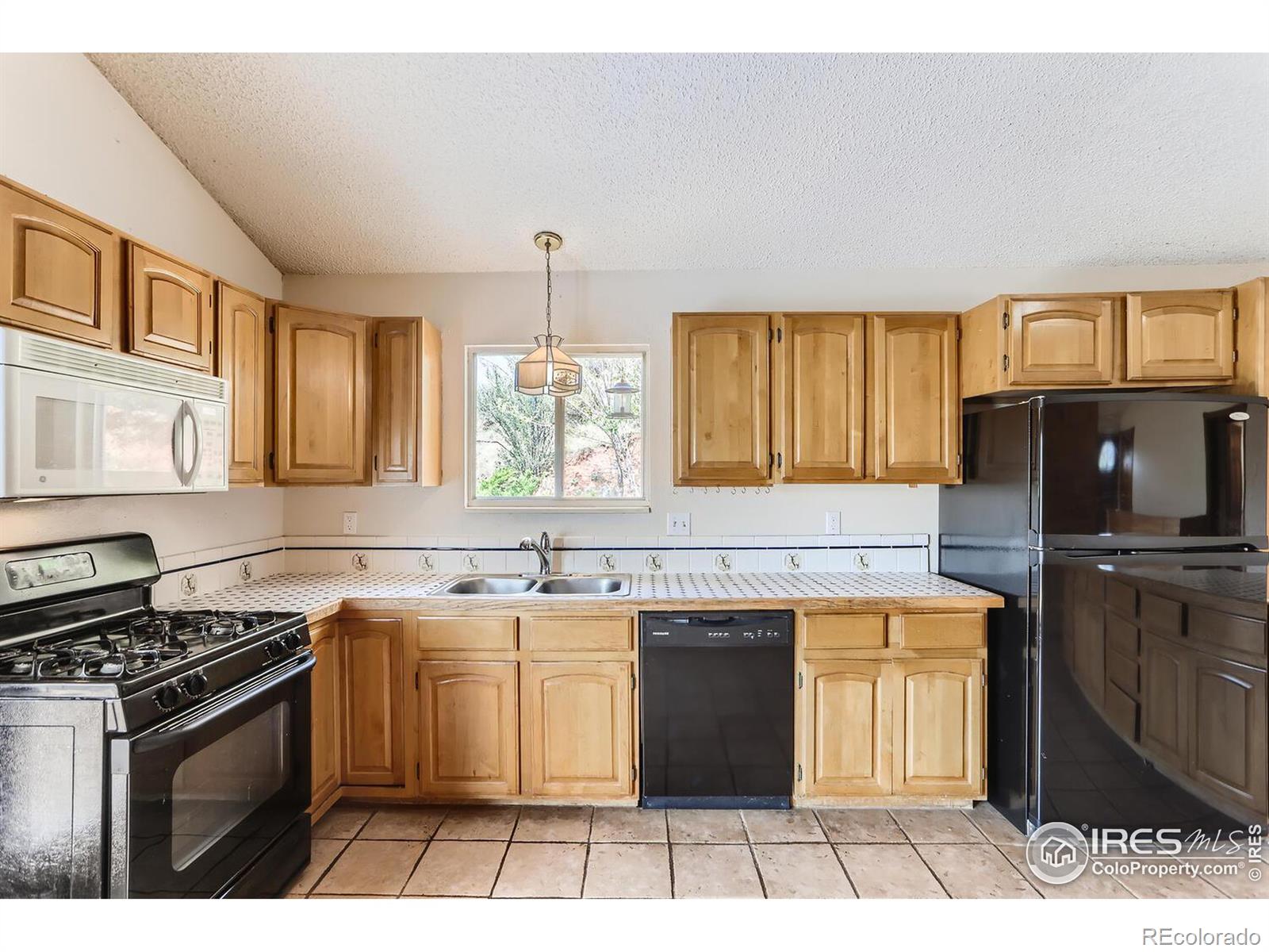 MLS Image #13 for 926  4th avenue,lyons, Colorado