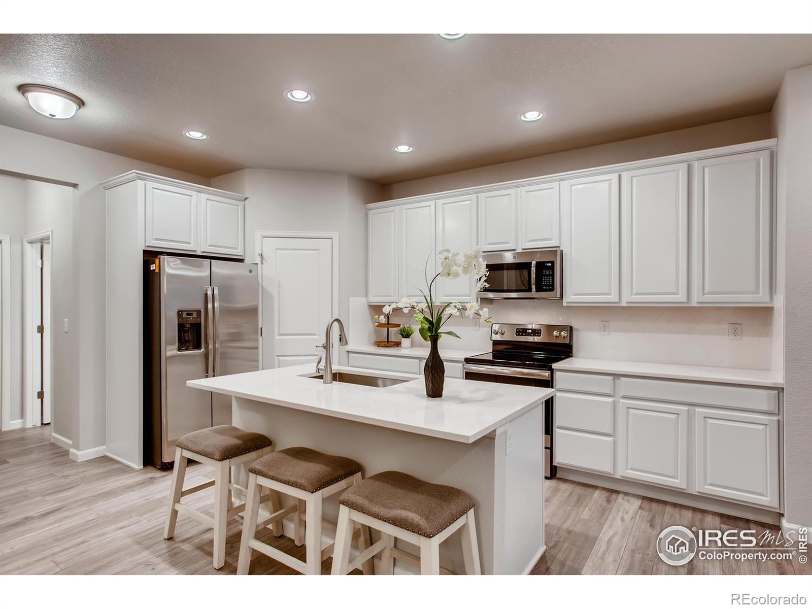 MLS Image #9 for 651  hillspire drive,windsor, Colorado