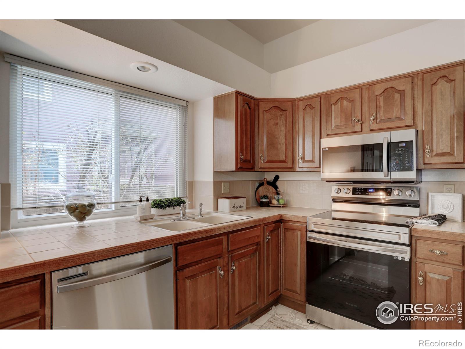 MLS Image #11 for 6186 s urban street,littleton, Colorado