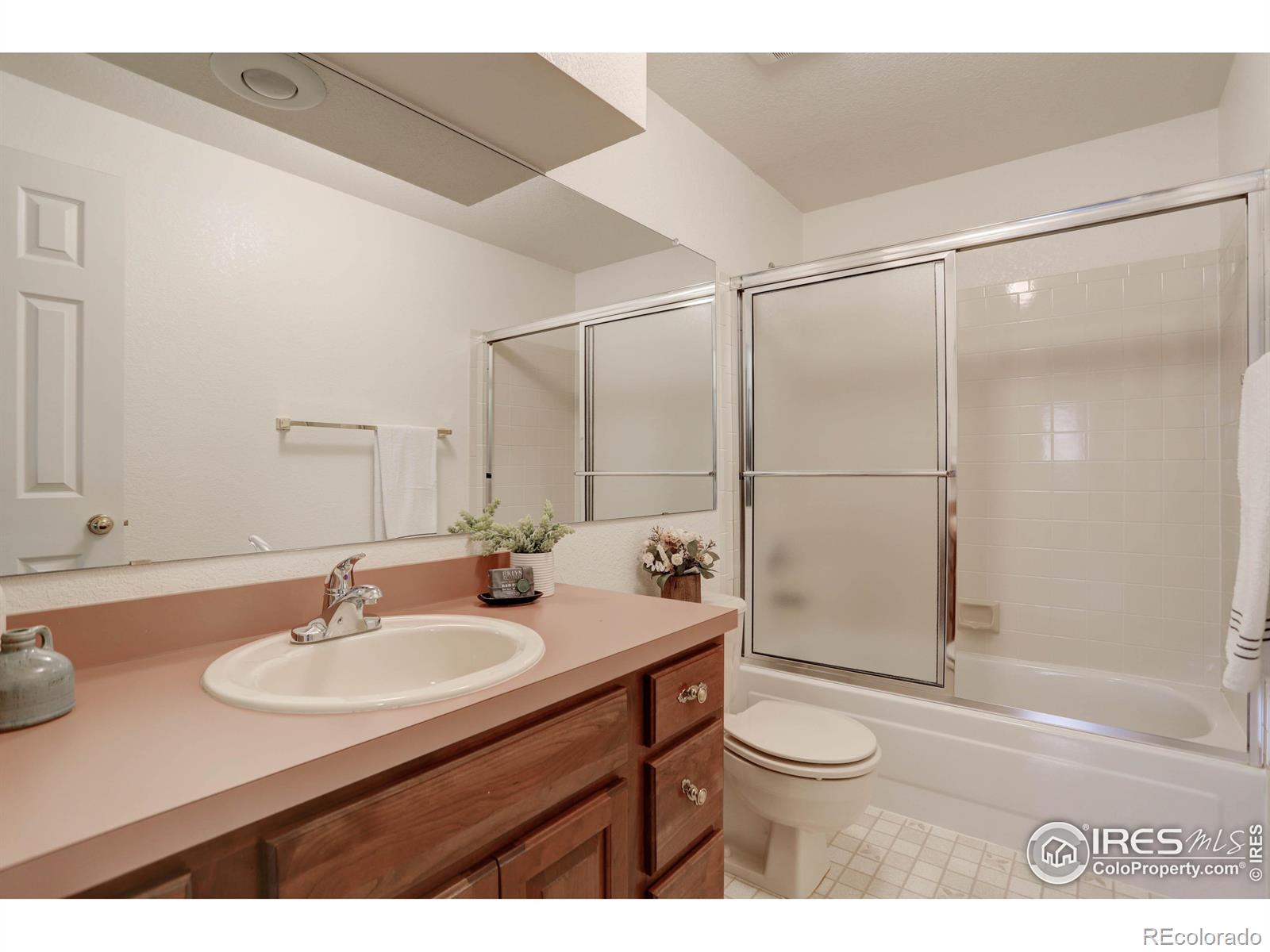 MLS Image #17 for 6186 s urban street,littleton, Colorado