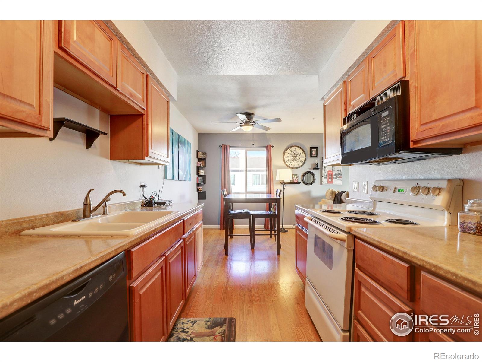 MLS Image #13 for 9826  lane street,thornton, Colorado