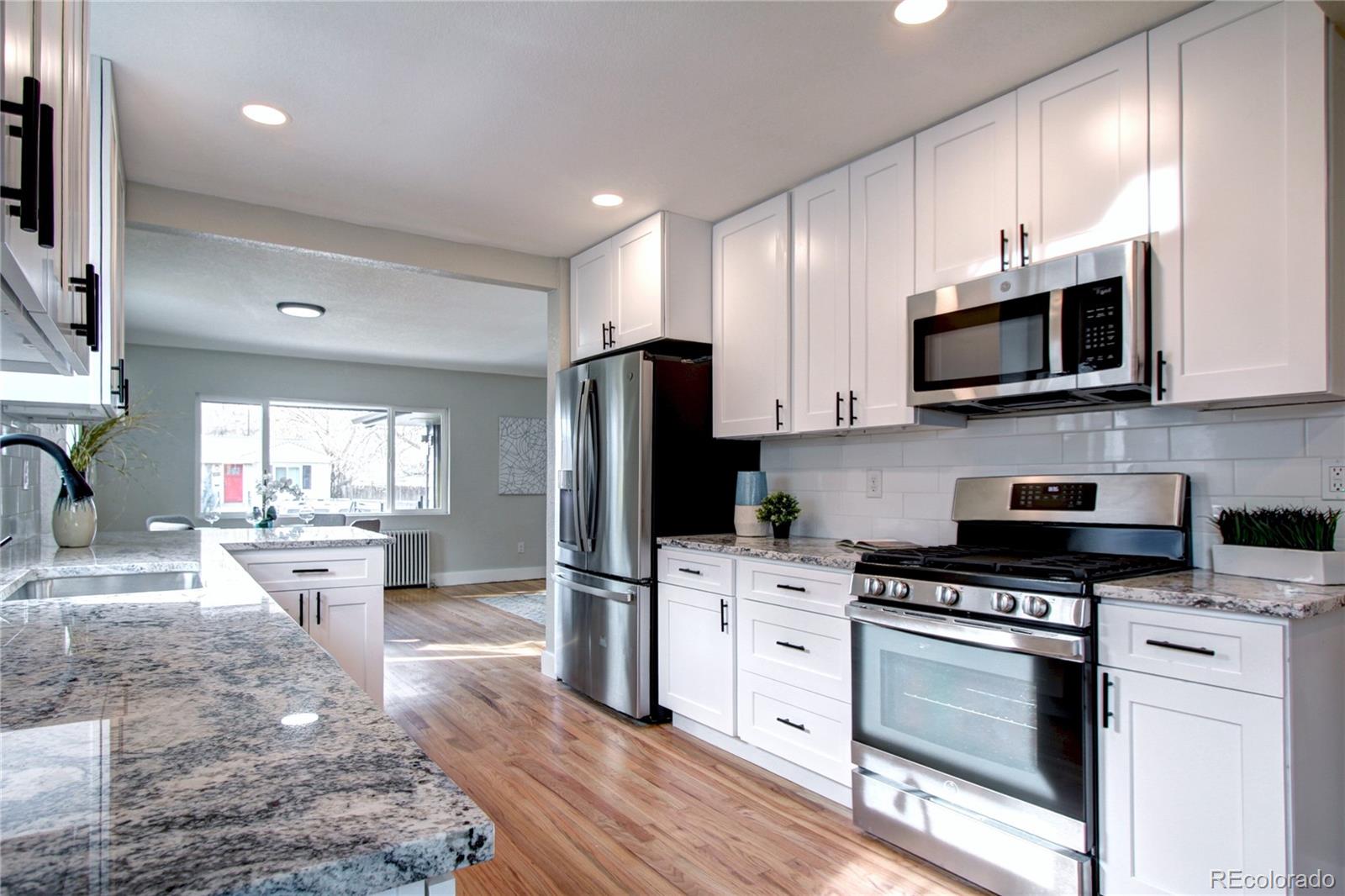 MLS Image #14 for 3060 s bannock street,englewood, Colorado