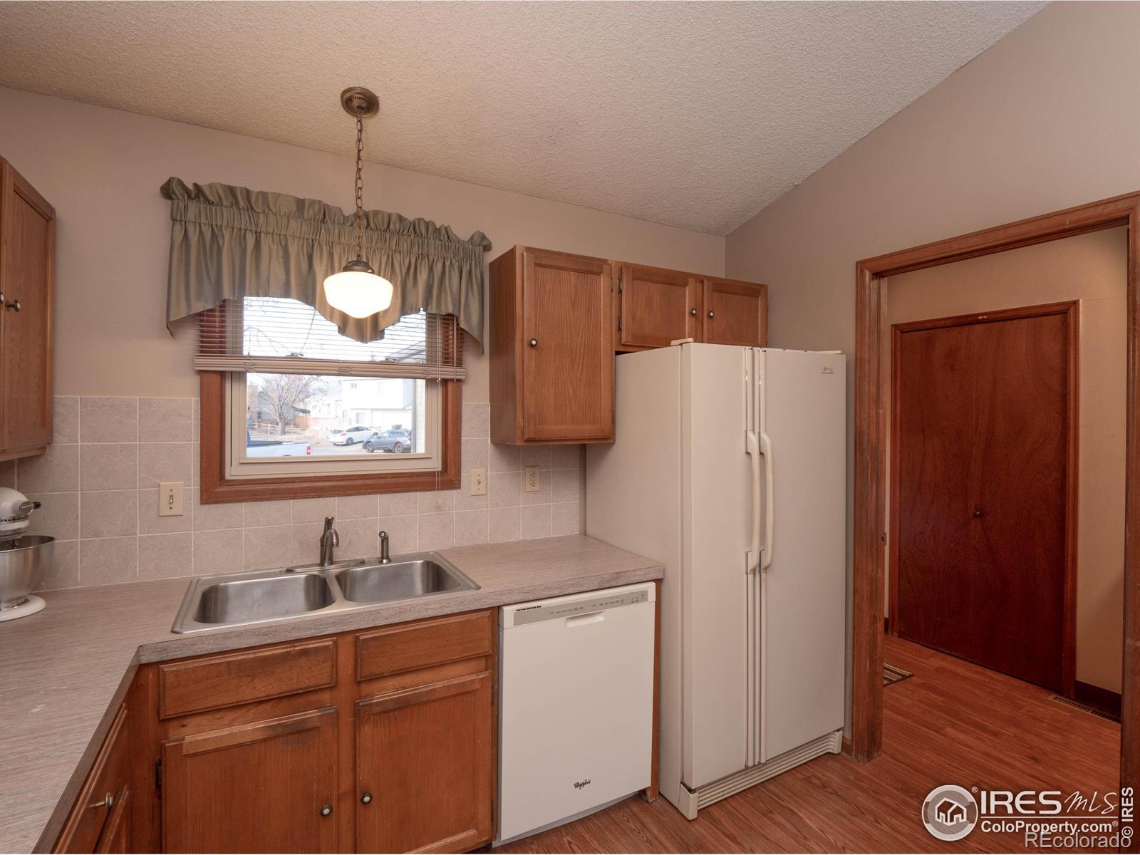 MLS Image #10 for 749  holmes place,berthoud, Colorado