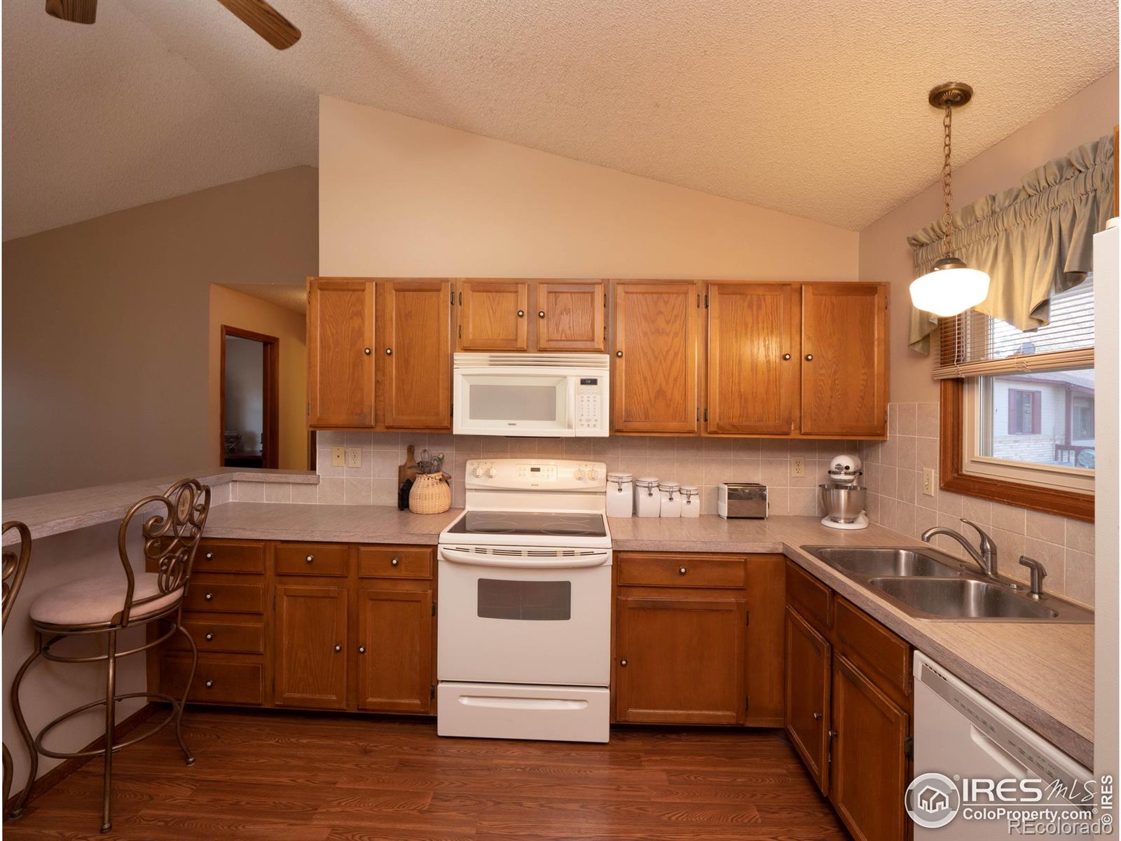 MLS Image #12 for 749  holmes place,berthoud, Colorado