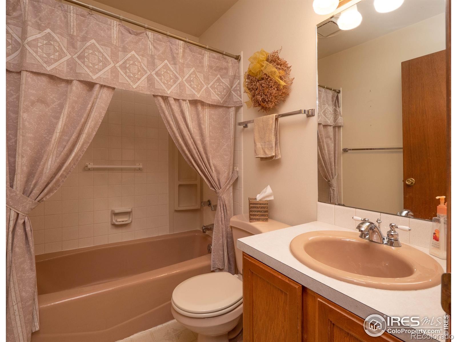 MLS Image #18 for 749  holmes place,berthoud, Colorado