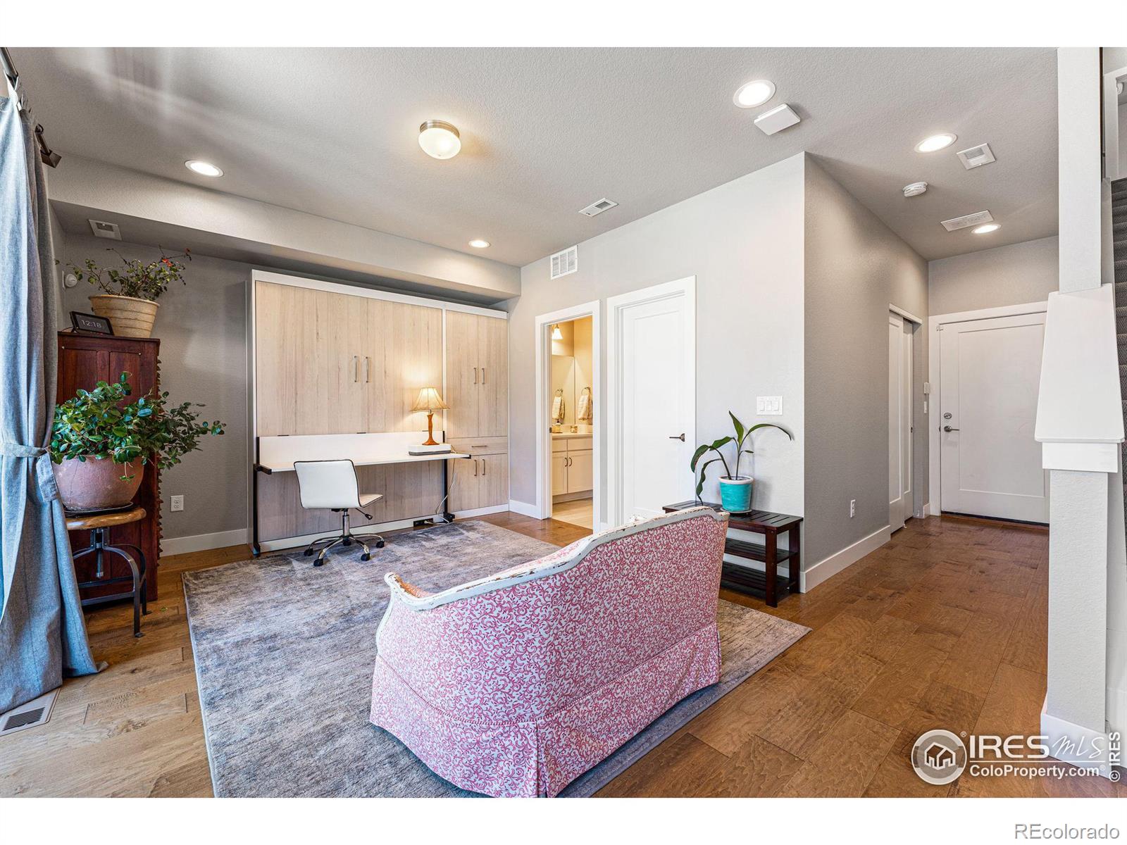 MLS Image #12 for 88  oneida court,denver, Colorado