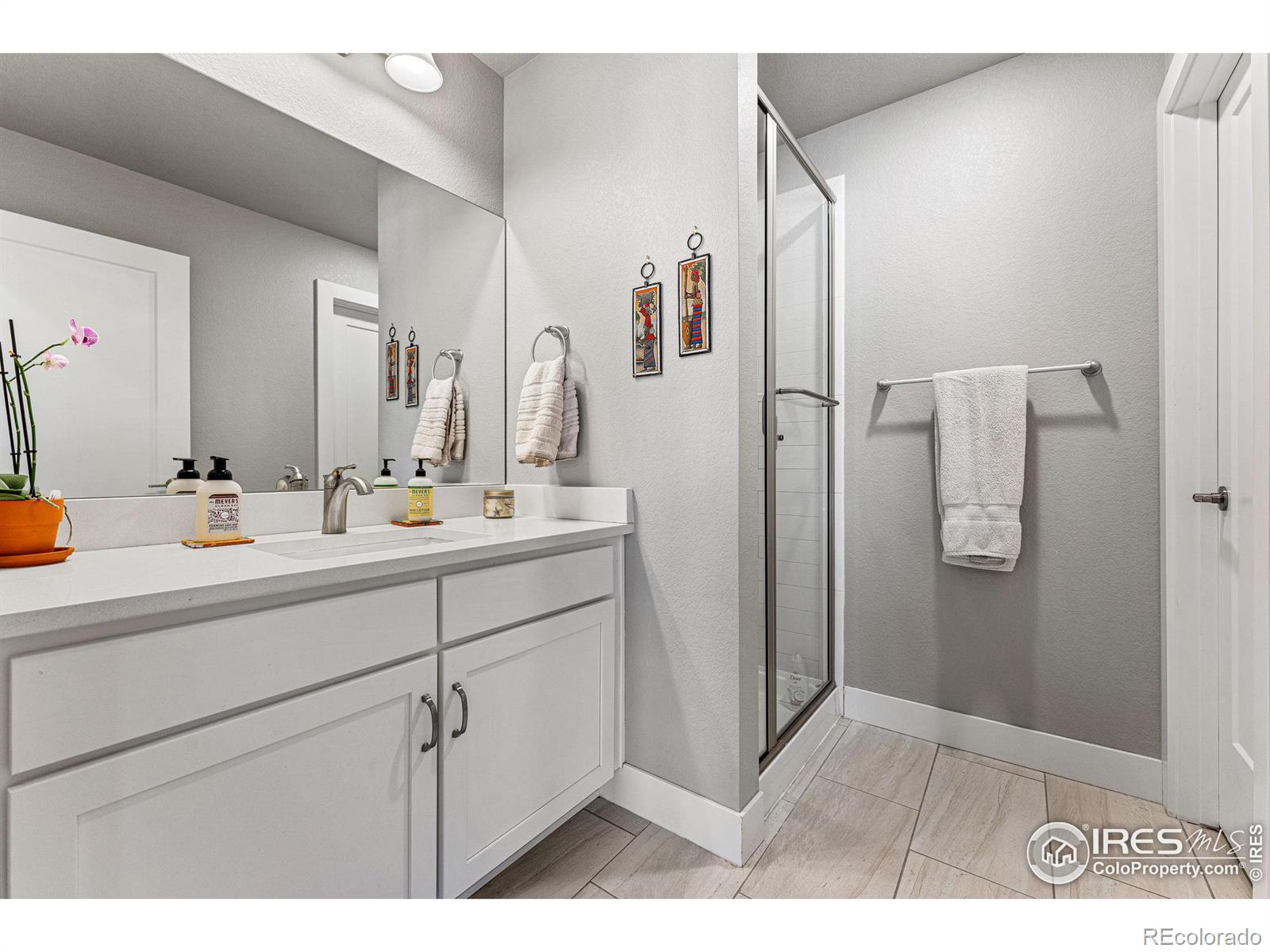 MLS Image #14 for 88  oneida court,denver, Colorado