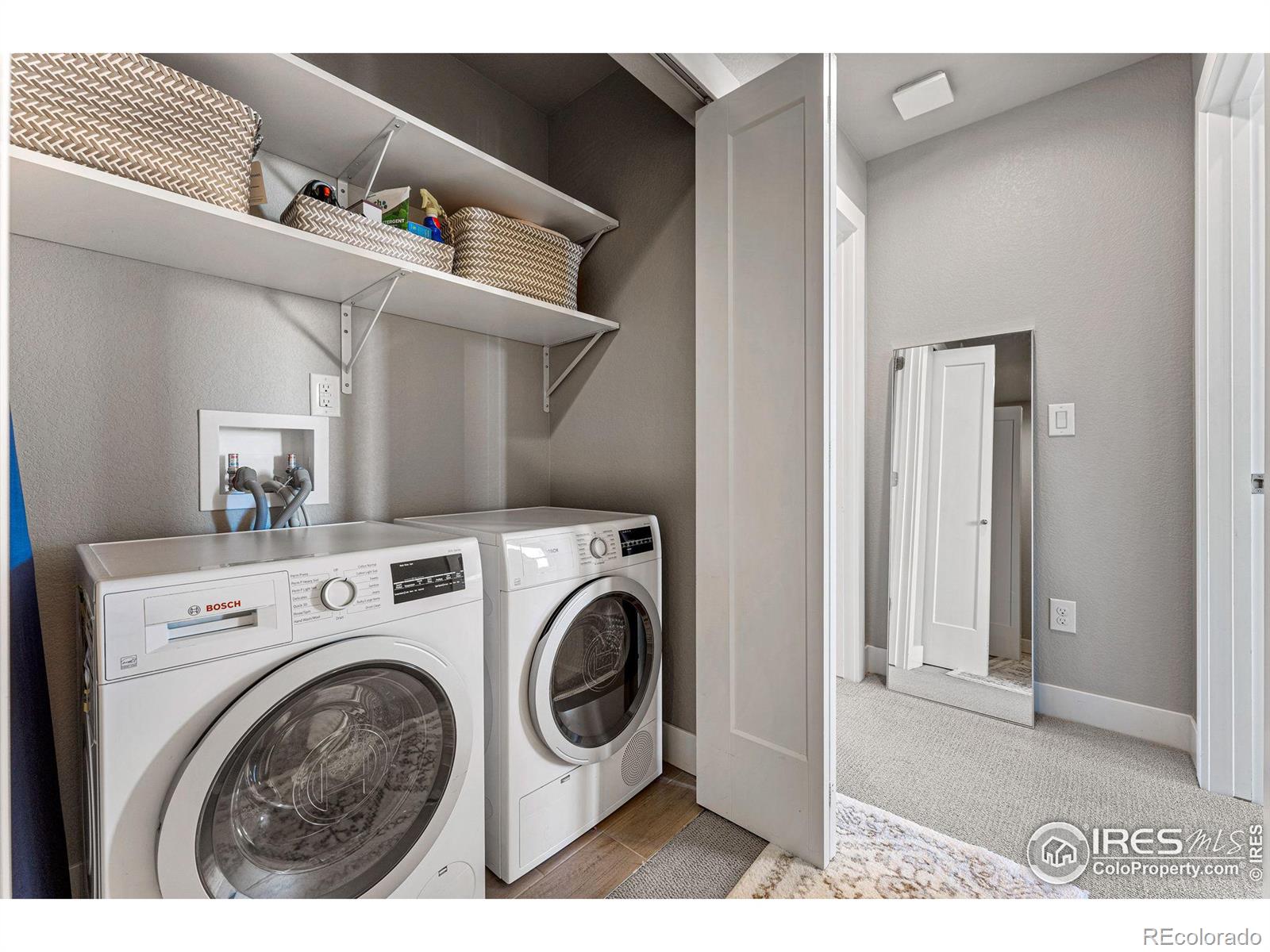 MLS Image #16 for 88  oneida court,denver, Colorado