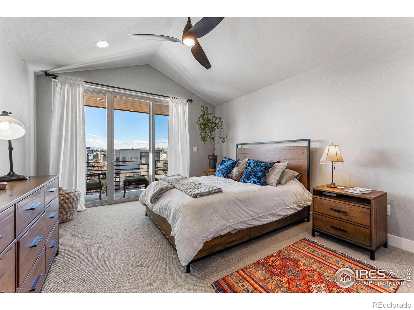 MLS Image #17 for 88  oneida court,denver, Colorado