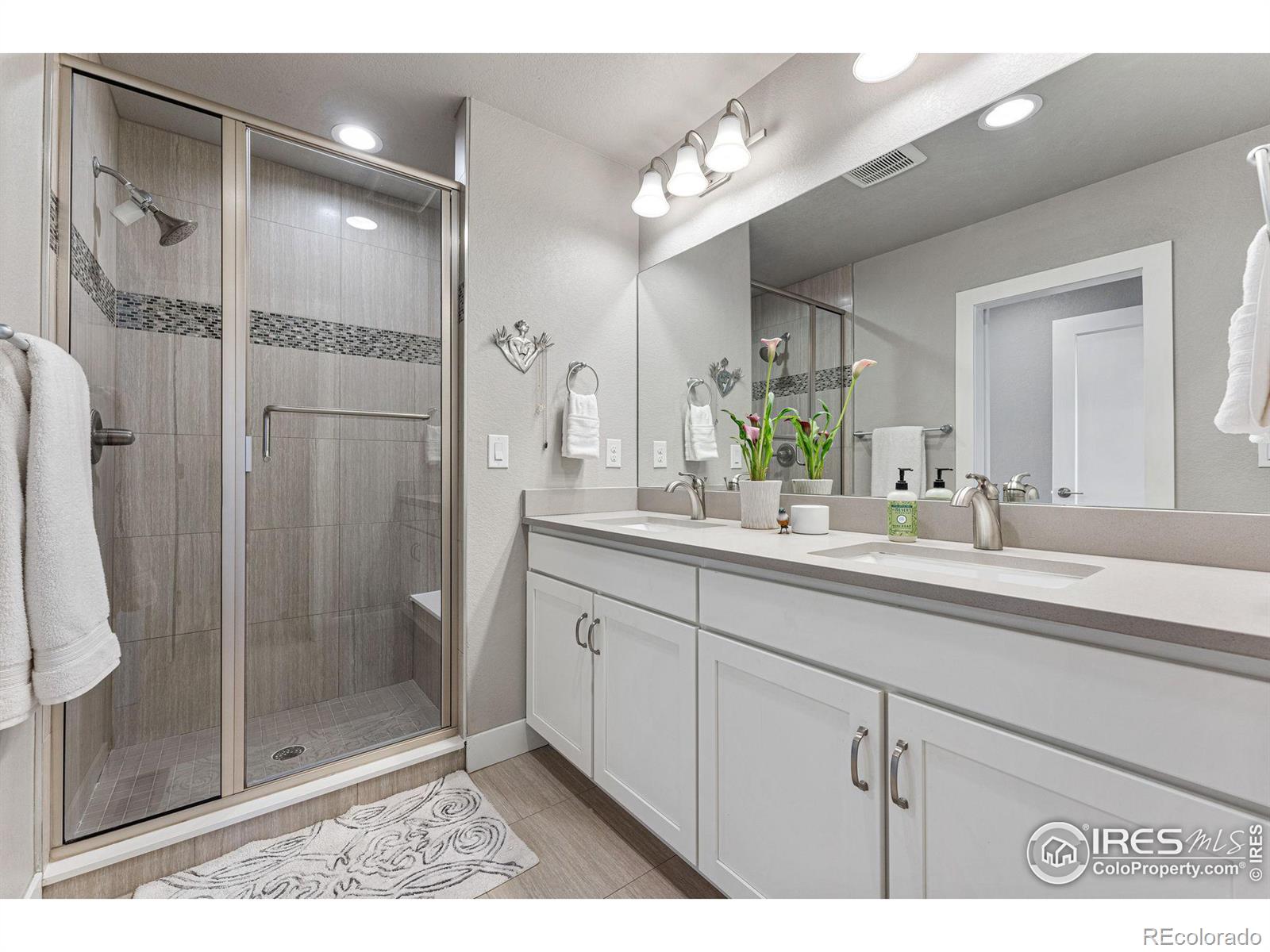 MLS Image #20 for 88  oneida court,denver, Colorado