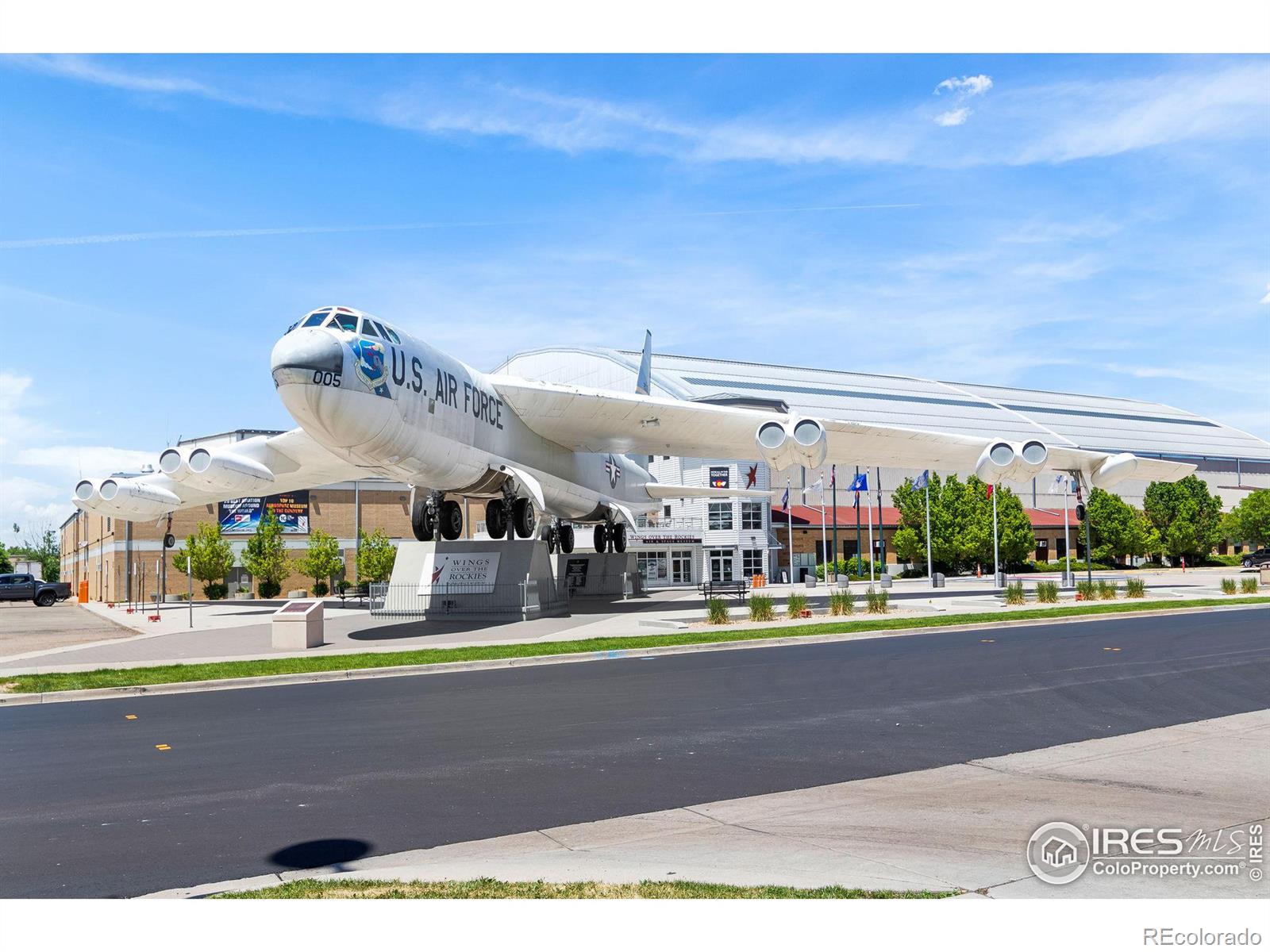 MLS Image #36 for 88  oneida court,denver, Colorado