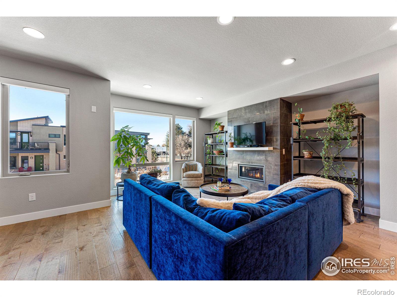 MLS Image #4 for 88  oneida court,denver, Colorado
