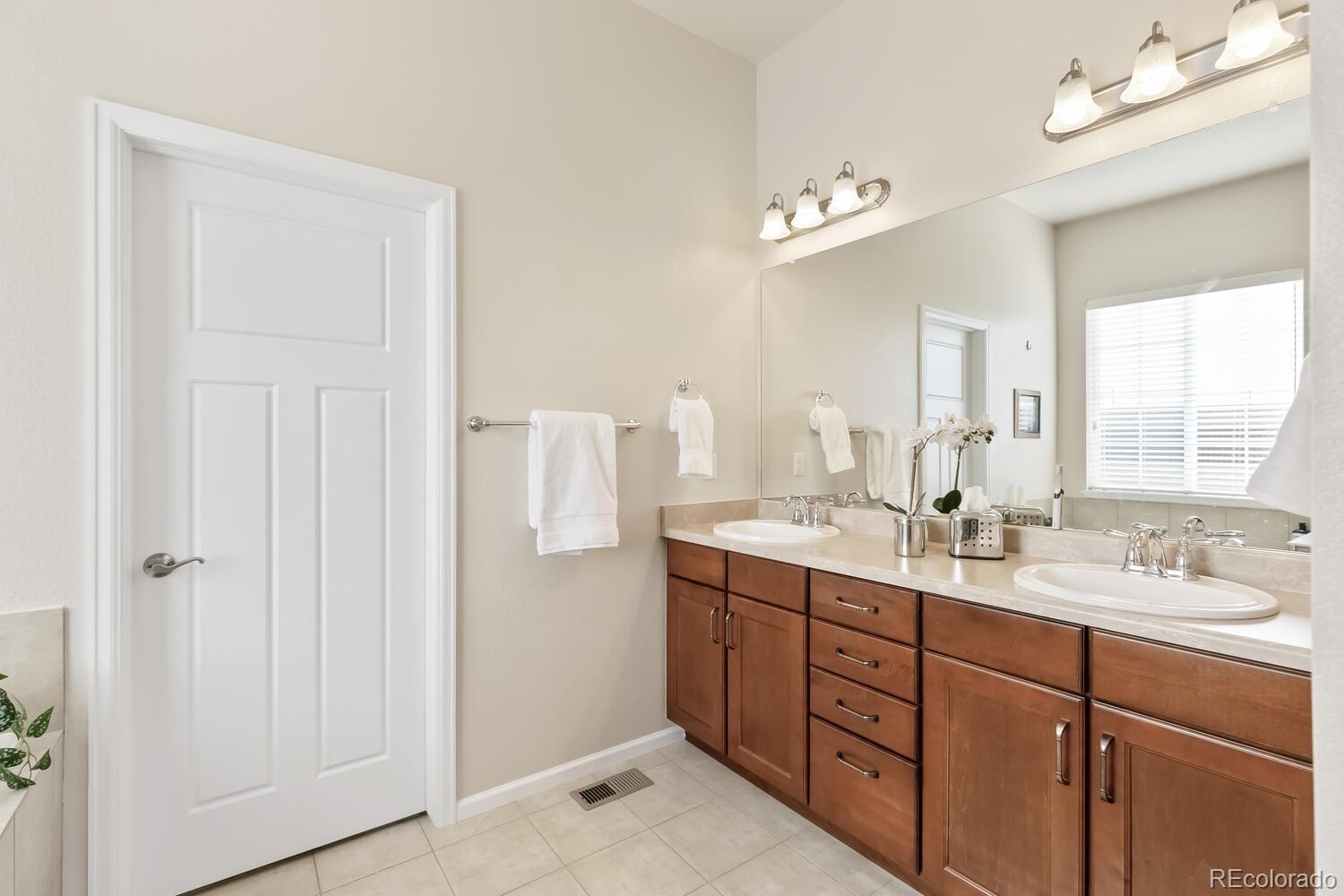 MLS Image #17 for 6797 e phillips place,centennial, Colorado
