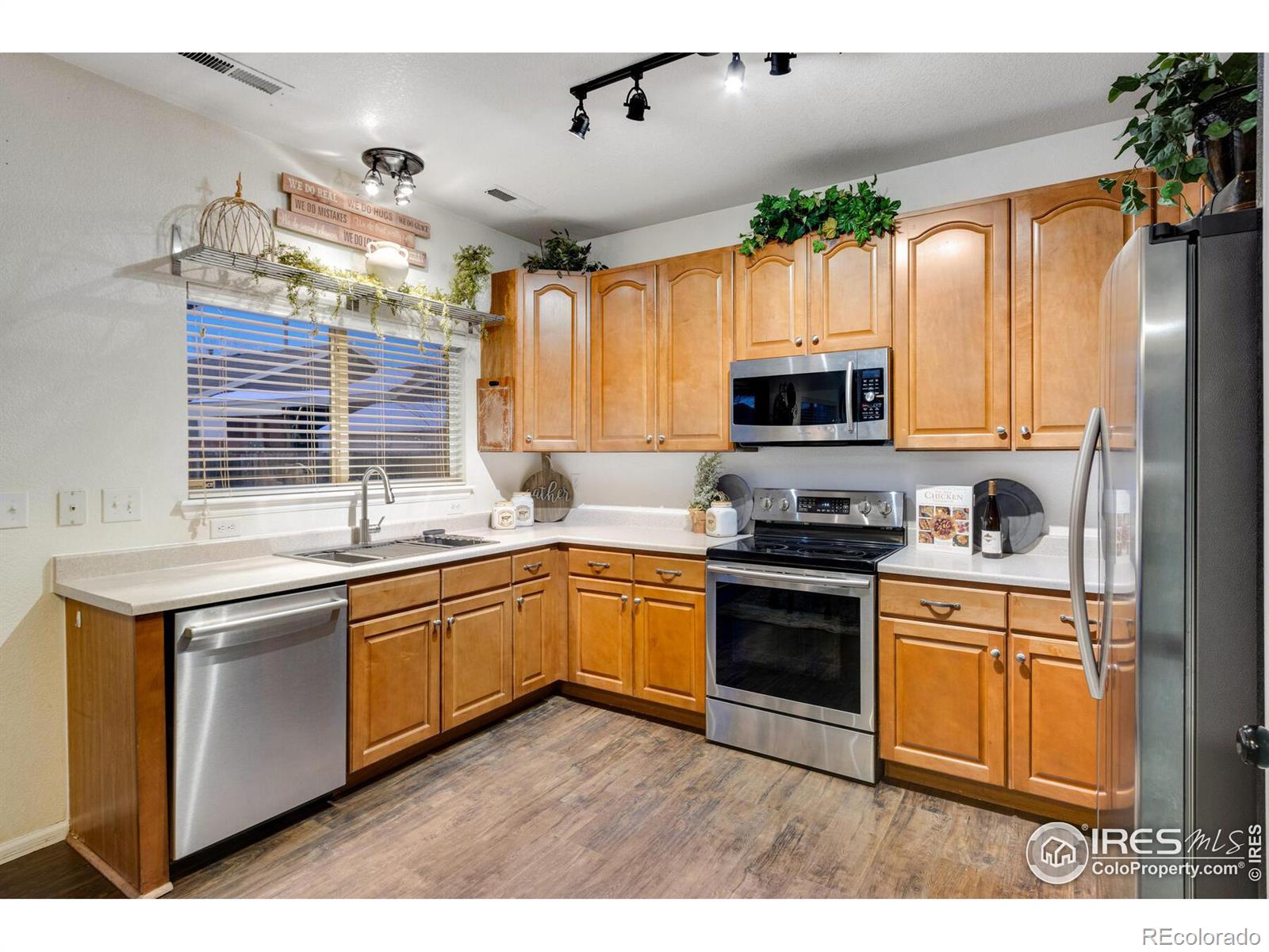 MLS Image #6 for 655  elizabeth st cir,dacono, Colorado