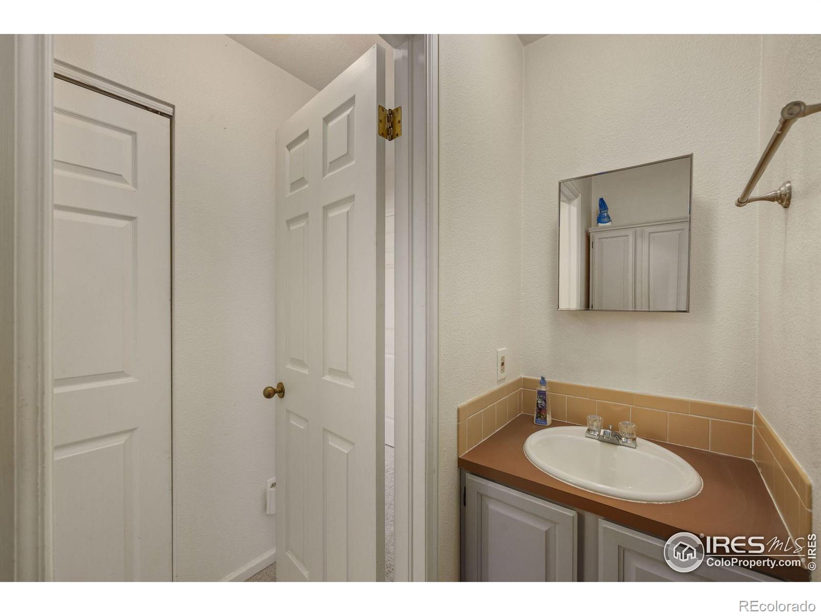 MLS Image #10 for 130 e 42nd street,loveland, Colorado